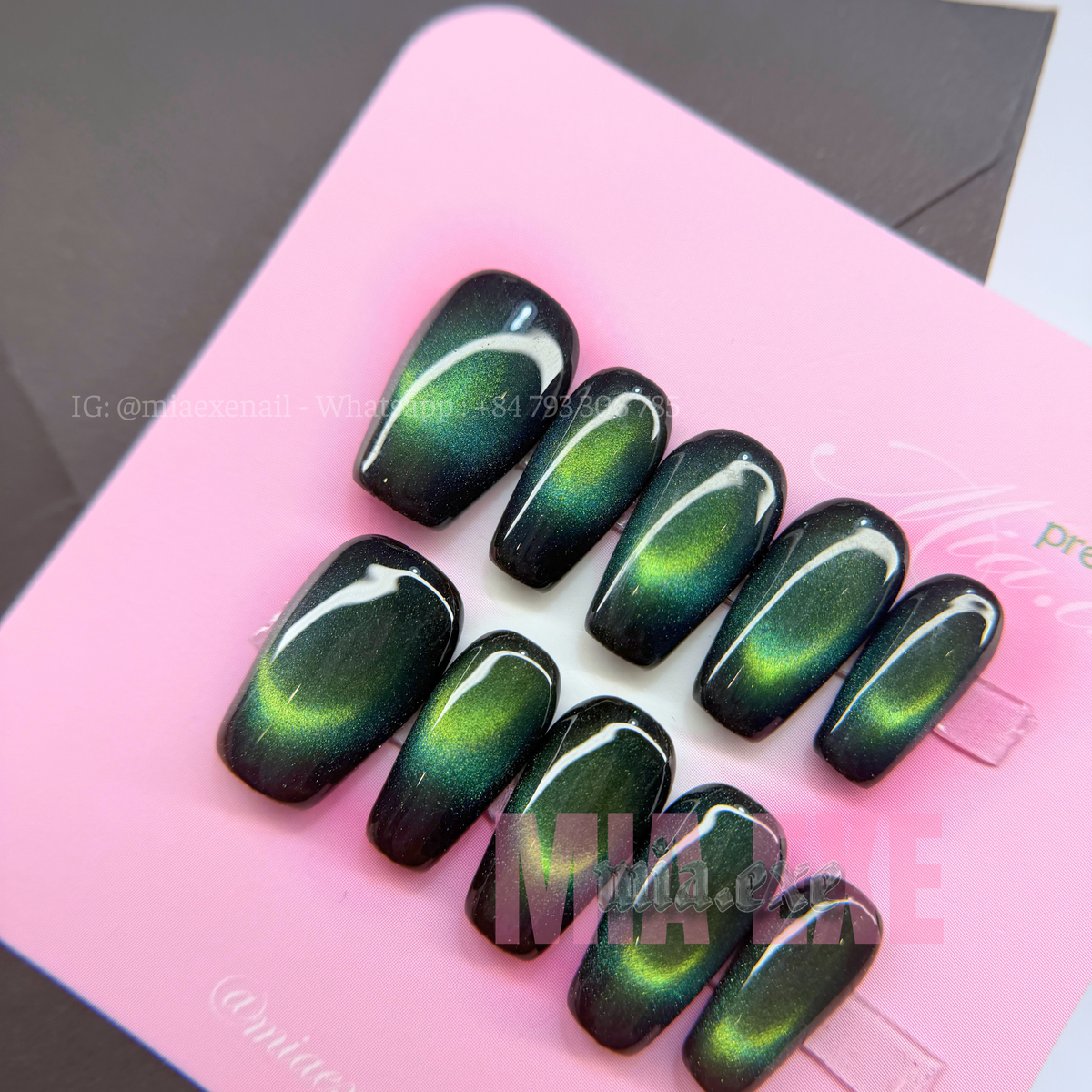Press on Nails | Emerald Green Cat Eye, Daily Nail Style, Square/Coffin Shape, Short Length Luxury Handmade Fake Nails
