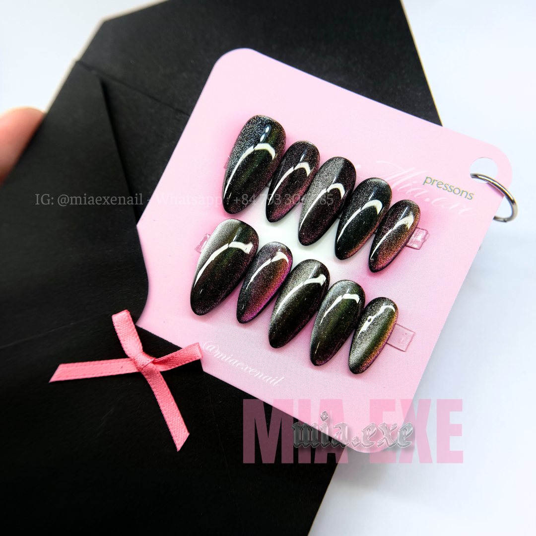 Press on Nails | Multi-Color Gradient Cat Eye with Shimmering Magnetic Glow, Daily Nail Style, Almond Shape, Medium Length Luxury Handmade Fake Nails