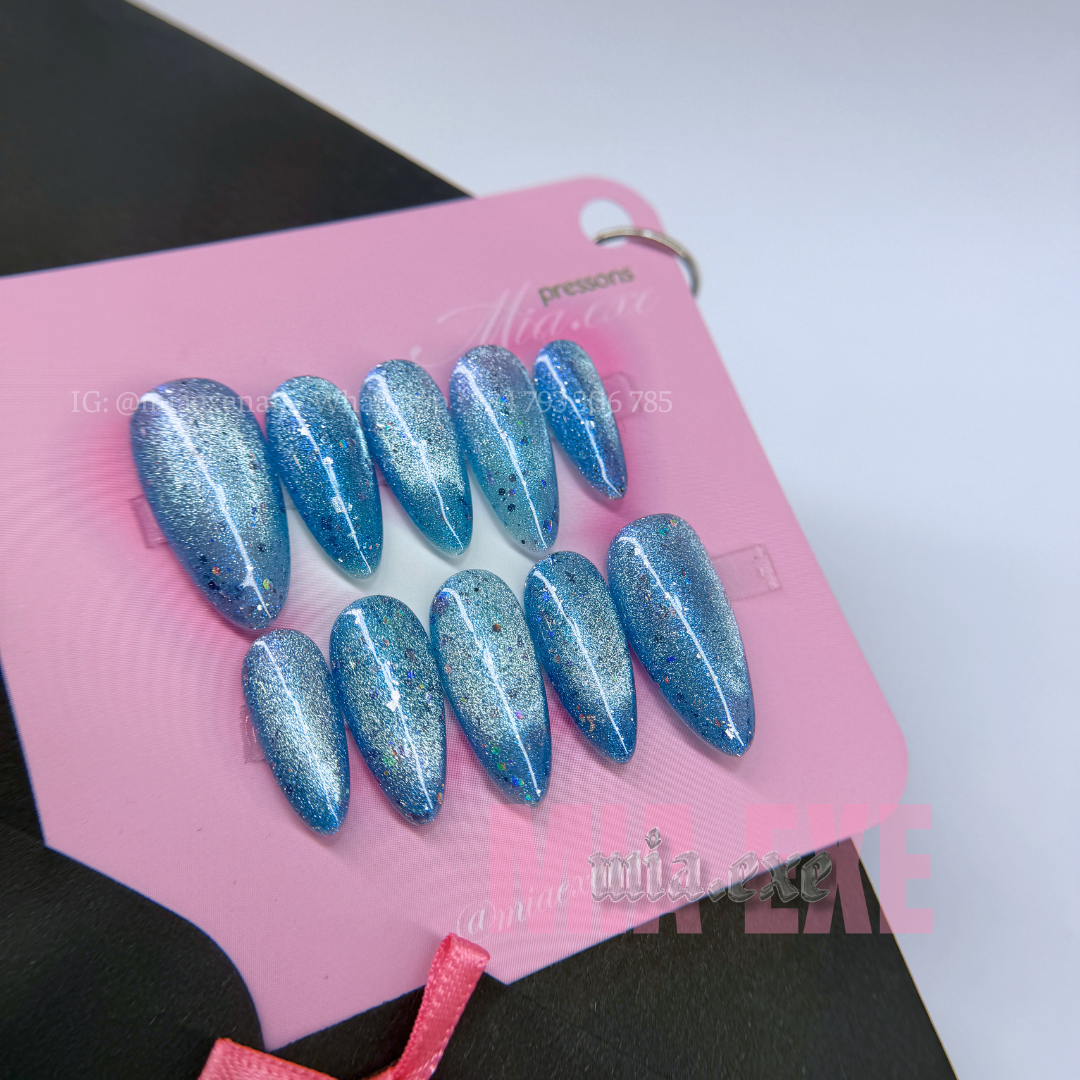 Press on Nails | Ocean Blue Cat Eye with Shimmering Magnetic Glow, Daily Nail Style, Almond Shape, Medium Length Luxury Handmade Fake Nails