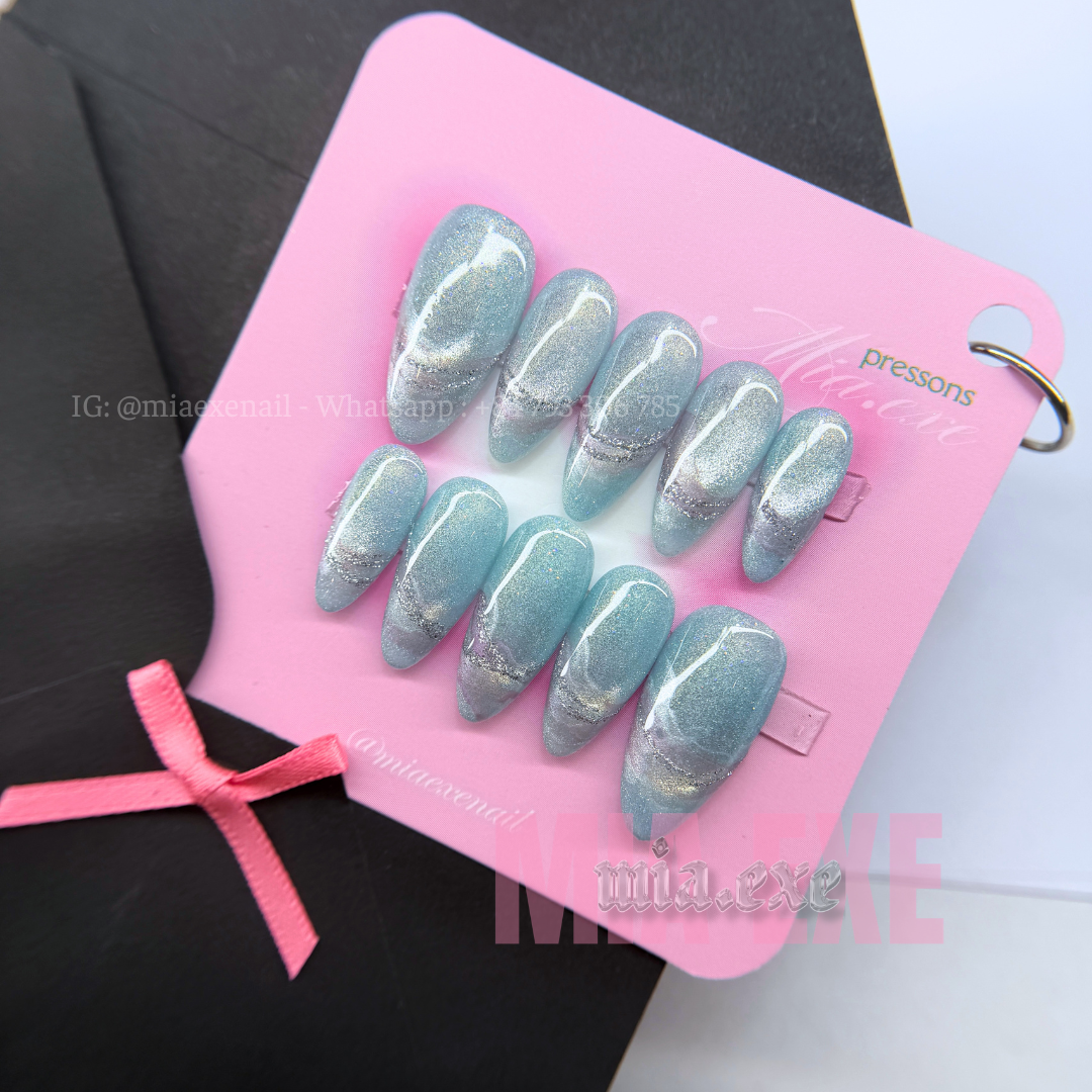 Press on Nails | Cat Eye with Pearlescent Alcohol Ink Marble Effect, Daily Nail Style, Almond Shape, Medium Length Luxury Handmade Fake Nails
