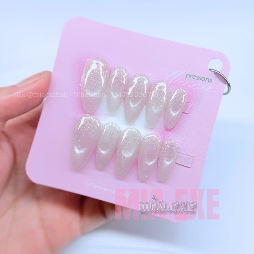 Press on Nails | Soft Pink Cat Eye with Shimmering Aurora Effect, Daily Nail Style, Almond Shape, Medium Length Luxury Handmade Fake Nails