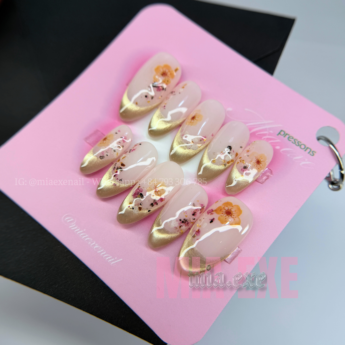 Press on Nails | Nude & Gold French Tip with Pressed Dried Flowers, Daily Nail Style, Almond Shape, Medium Length Luxury Handmade Fake Nails