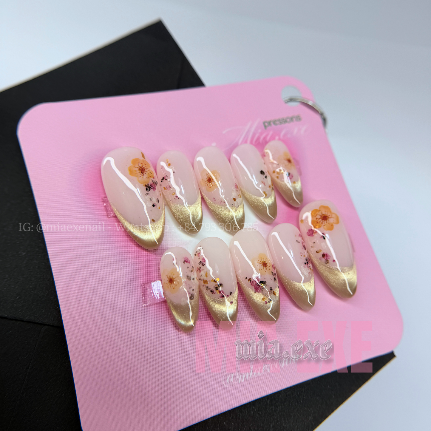 Press on Nails | Nude & Gold French Tip with Pressed Dried Flowers, Daily Nail Style, Almond Shape, Medium Length Luxury Handmade Fake Nails