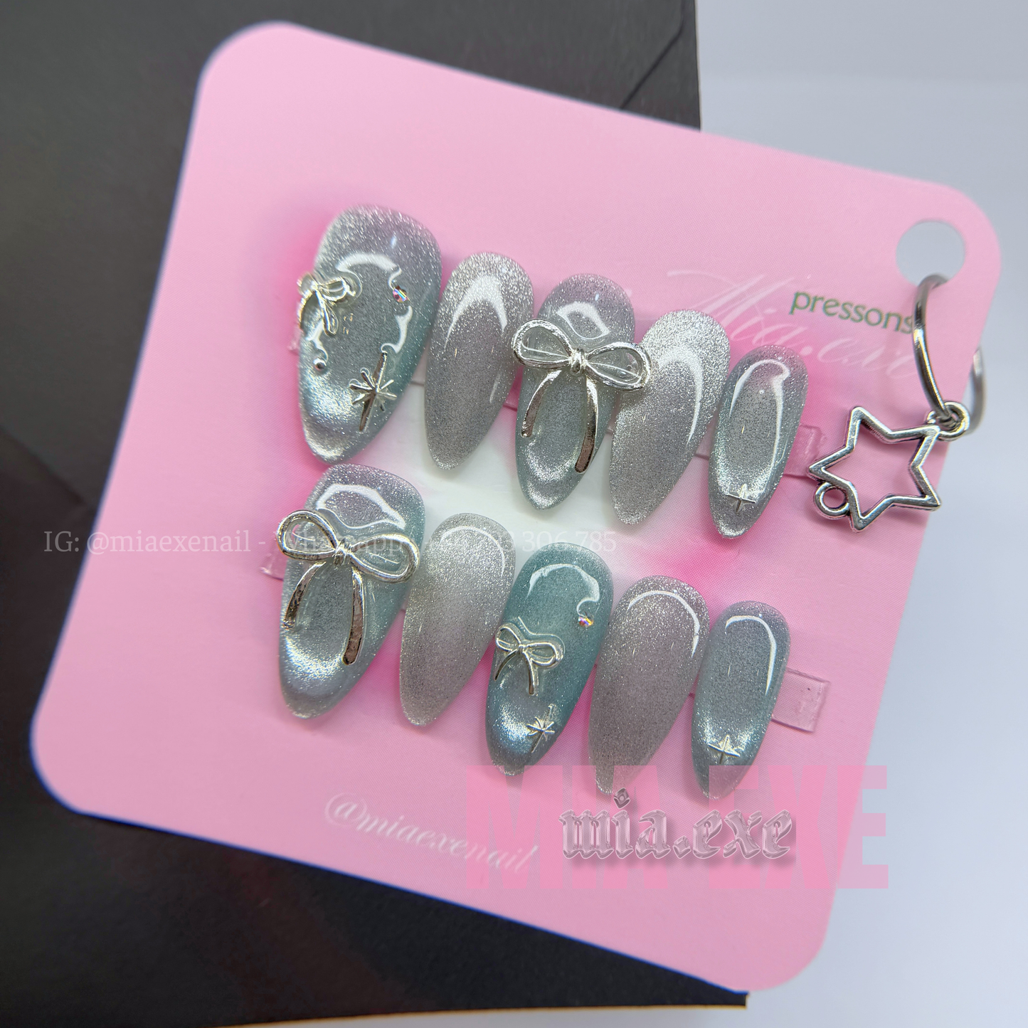 Press on Nails | Silver Cat Eye & Bow Detail, Daily Nail Style, Stiletto Shape, Medium Length Luxury Handmade Fake Nails