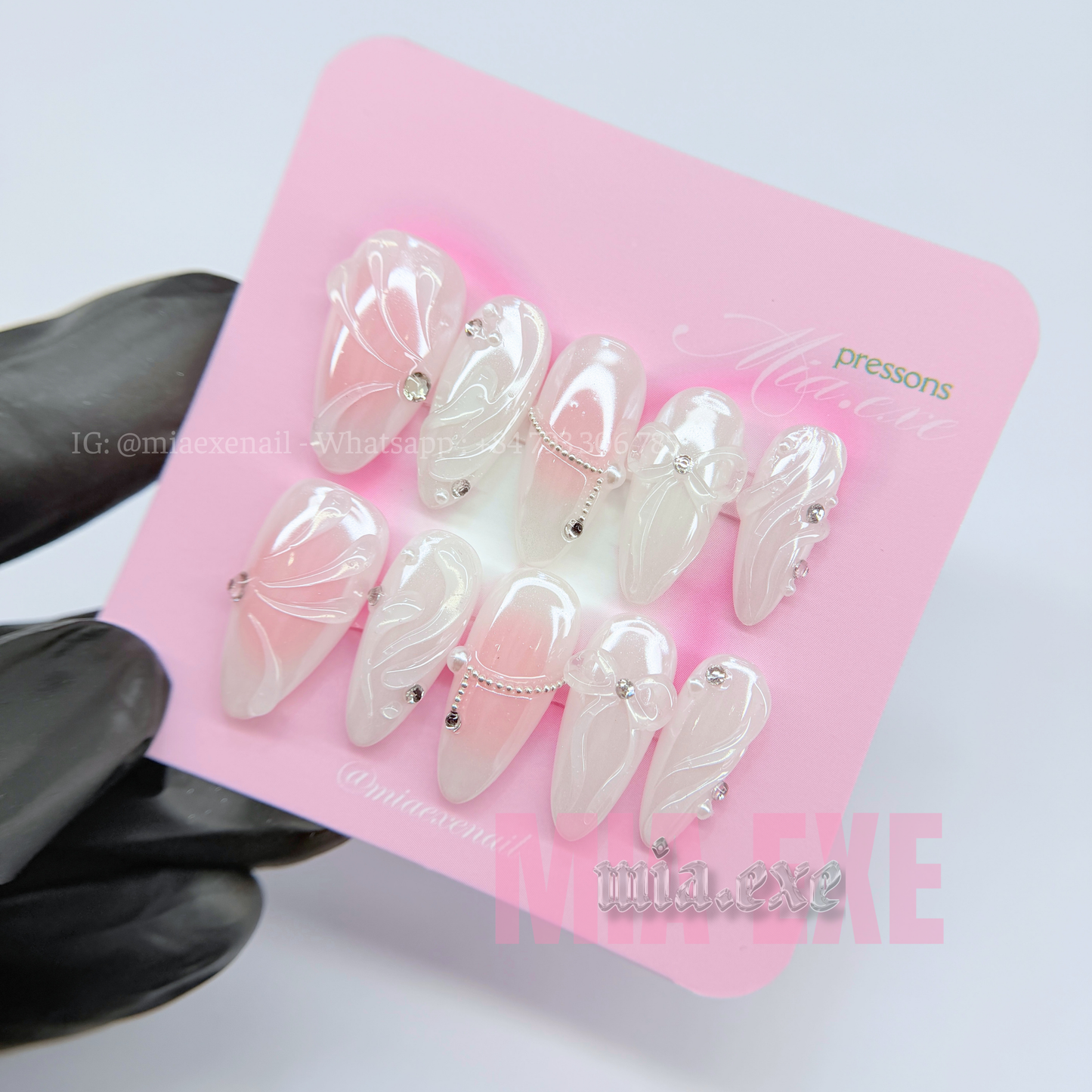 Handmade Milky White & Pink Pearl Airbrushed Bow Press-on Nails