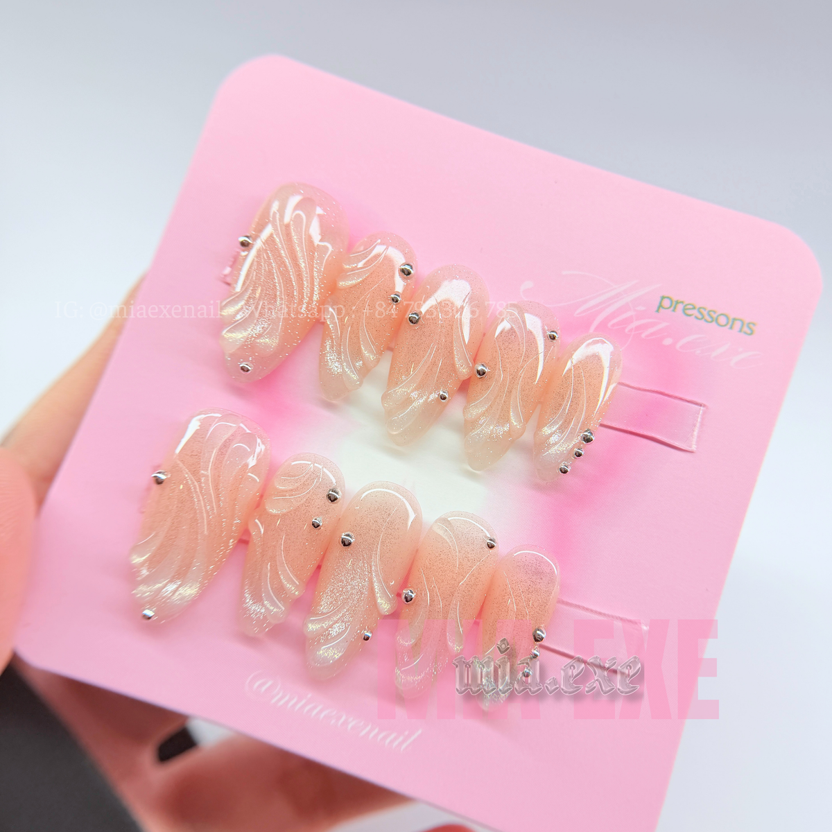 Handmade Celestial Nude Peach Cat-Eye Press-on Nails