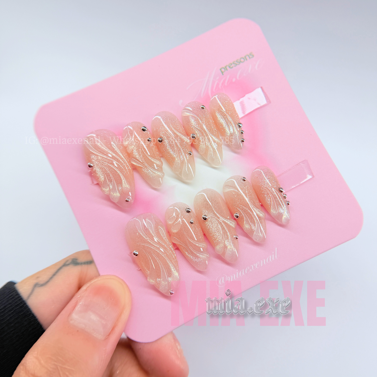 Handmade Celestial Nude Peach Cat-Eye Press-on Nails
